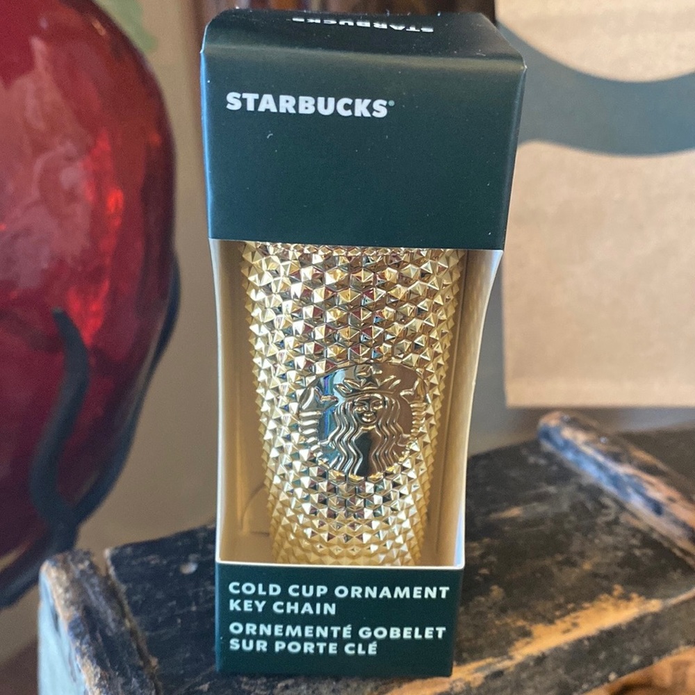 2022 Starbucks gold cup ornament/keychain